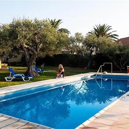 With Great Pool Dog Friendly Holiday home Vinaros