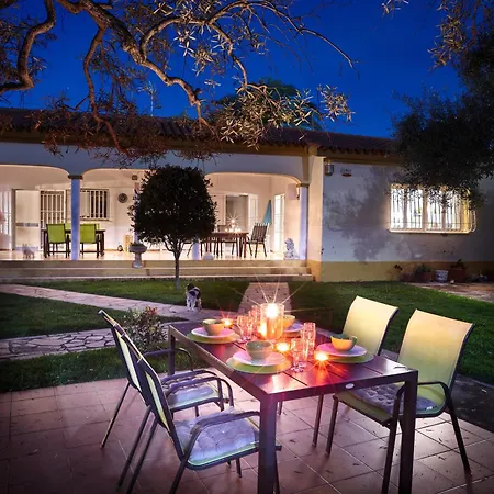 With Great Pool Dog Friendly Holiday home *