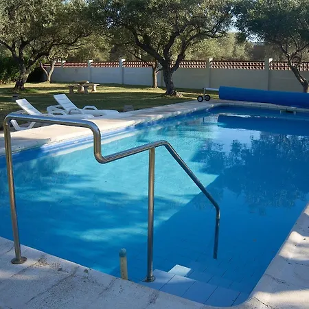 With Great Garden And Pool بيت للعطل Vinarós